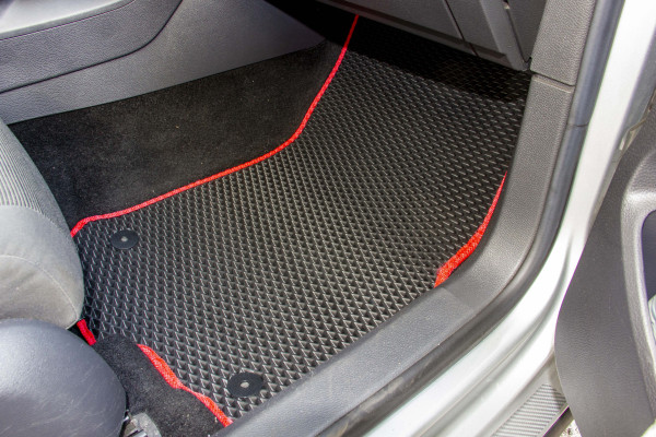 Фото - Килимки з екошкіри в салон авто передні EVAtech для Golf (V) MT 3-doors Volkswagen 2003-2009 5 покоління Htb EU (VW33072AB2TL4BBB)