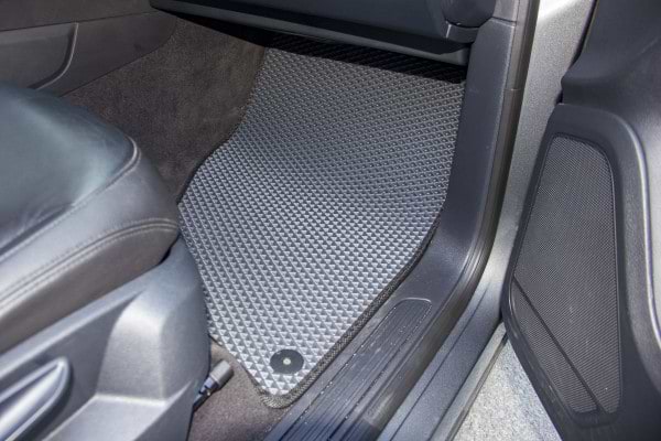 Фото - Килимки з екошкіри в салон авто EVAtech ECO для Touareg (7P) (2-zone climate control) Volkswagen 2010-2014 2 покоління SUV EU VW3402CB5AV8BBLB