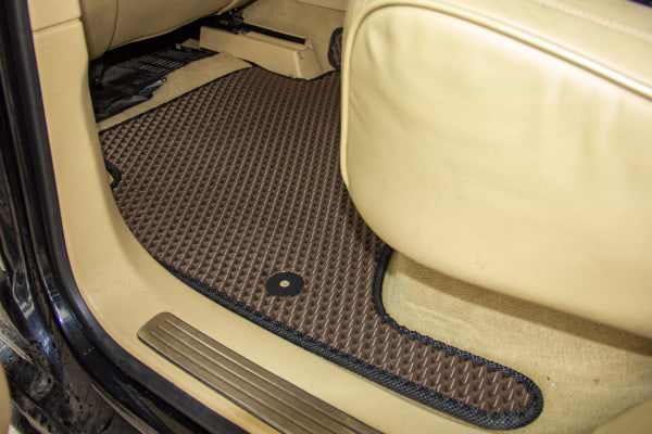 Фото - Килимки з екошкіри в салон авто EVAtech ECO для Touareg (7L) Restyling Volkswagen 2006-2010 1 покоління SUV EU (VW11897CB5AV8BBB)