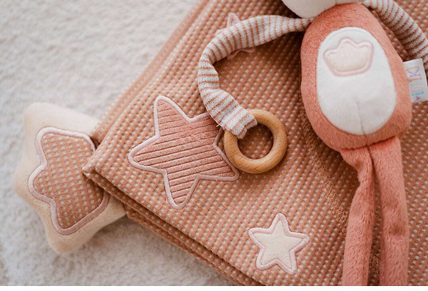 Фото - Плед детский демисезон ELFIKI 85x100 см с игрушкой (ПН-0001)