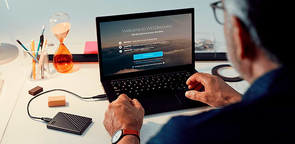 Фото - Жесткий диск внешний Western Digital My Passport 1TB Black (WDBYVG0010BBK-WESN)