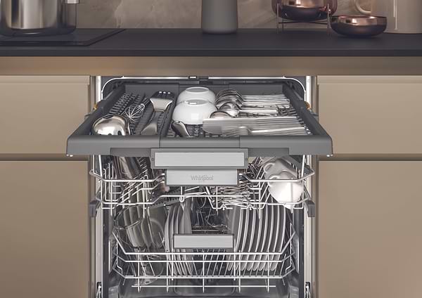 Фото - Посудомийна машина вбудована Whirlpool W7IHT58T