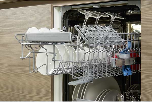 Фото - Посудомоечная машина встраиваемая Whirlpool ADG 221