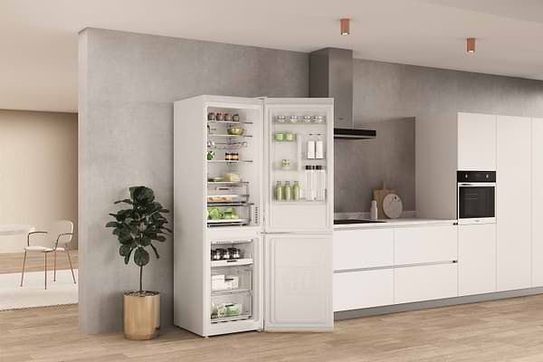 Фото - Уценка - Холодильник Whirlpool W7X 92O W H UA