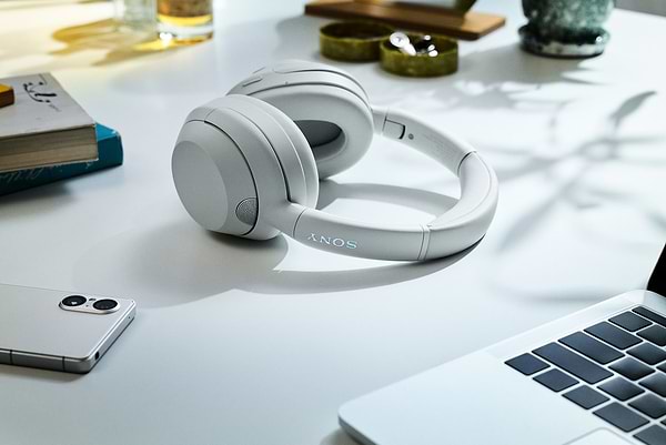 Фото - Навушники повнорозмірні бездротові Sony ULT WEAR White (WHULT900NW.CE7)