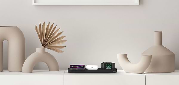 Фото - Беспроводное зарядное устройство Belkin MagSafe 3in1 Black (WIZ016VFBK)