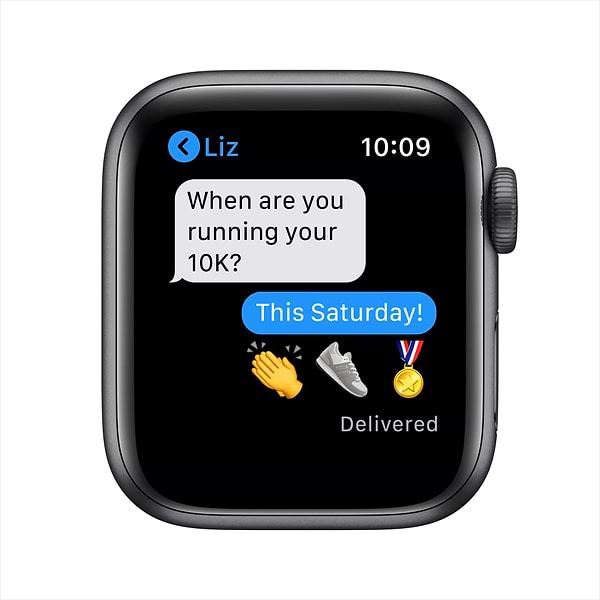 Фото - Смарт-годинник Apple Watch Series 6 40mm Space Gray Aluminium Case with Black Sport Band
