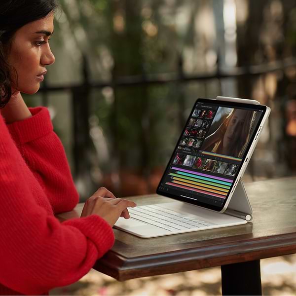 Фото - Планшет Apple iPad Pro 11'' Wi-Fi 1TB MHQY3RK/A Space Grey 2021