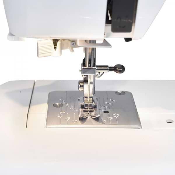 Фото - Швейная машина JANOME X 25