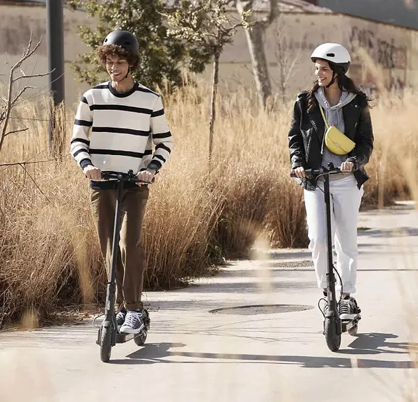 Фото - Електросамокат Xiaomi Mi Electric Scooter Essential Black (DDHBC08NEB)