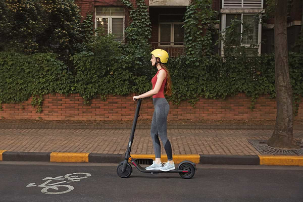 Фото - Електросамокат Segway Ninebot by E45E