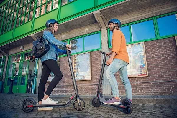 Фото - Електросамокат Segway Ninebot ES2