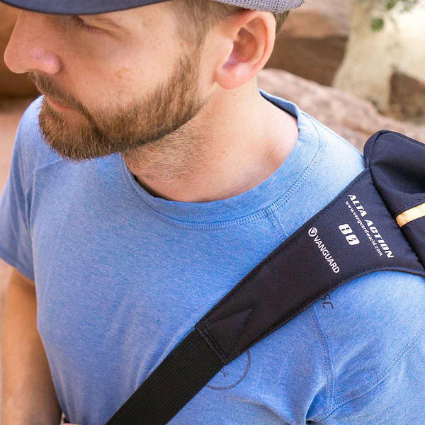 Фото - Сумка для фотокамеры со смен.объективом Vanguard Vesta Alta Action 80 Gray (Alta Action 80)