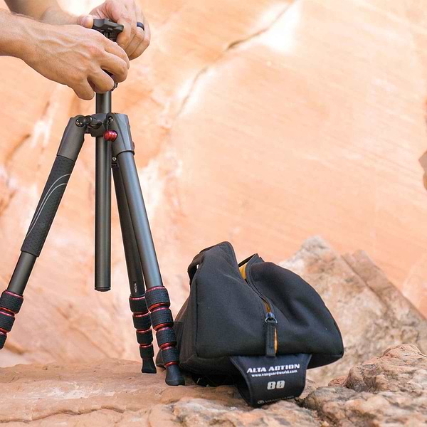 Фото - Сумка для фотокамеры со смен.объективом Vanguard Vesta Alta Action 80 Gray (Alta Action 80)