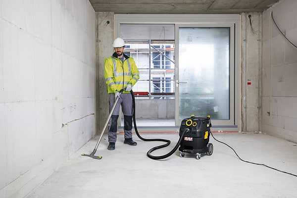 Фото - Пылесос моющий с мешком Karcher NT 30/1 Tact Te L Anniversary Edition (1.148-280.0)