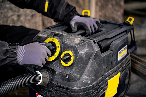 Фото - Пылесос моющий с мешком Karcher NT 30/1 Tact Te L Anniversary Edition (1.148-280.0)