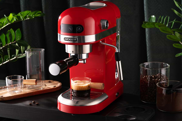 Фото - Уценка - Кофеварка рожковая Ardesto YCM-E1501 Red