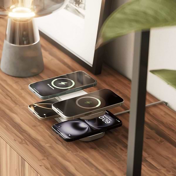 Фото - Бездротовий зарядний пристрій Zens Quattro Wireless Charger Pro 4 White (ZEQC01W/00)