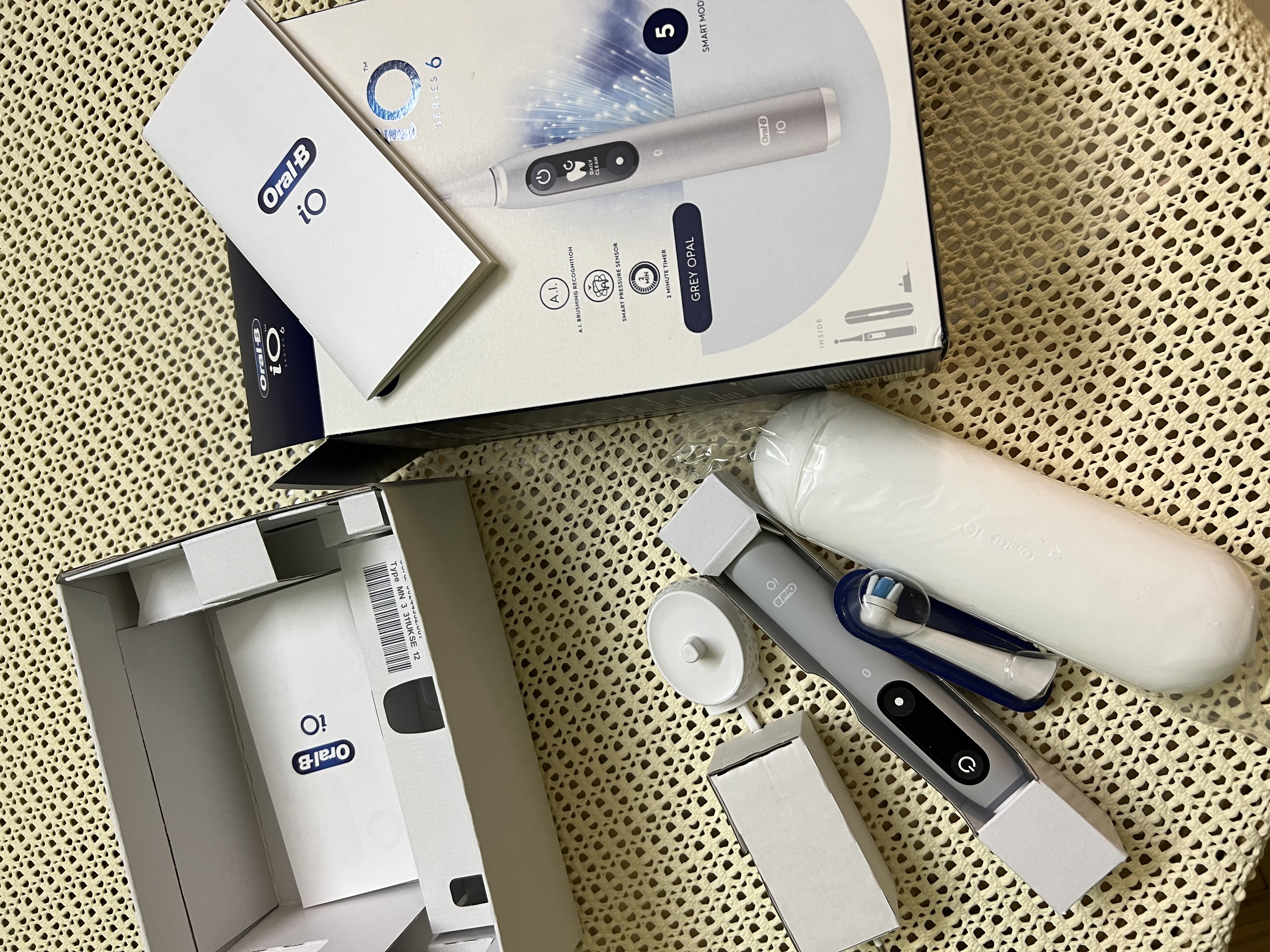Зубная щетка электрическая Braun Oral-B iO Series 6 iOM6.1A6.1K
