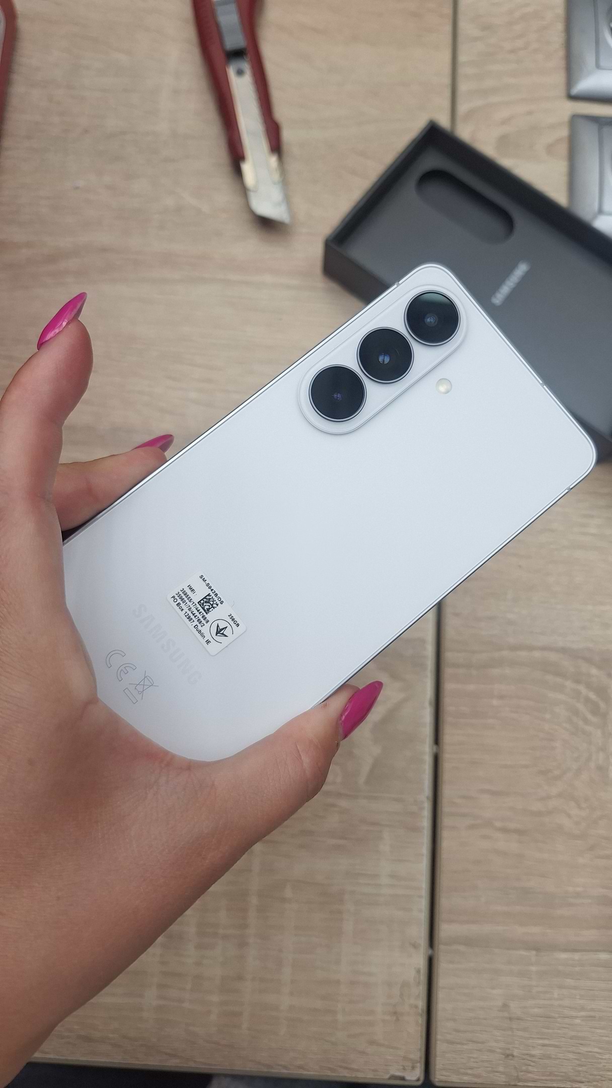 Смартфон Samsung Galaxy S26 12/256Gb White (SM-S942BZWGEUC) купить